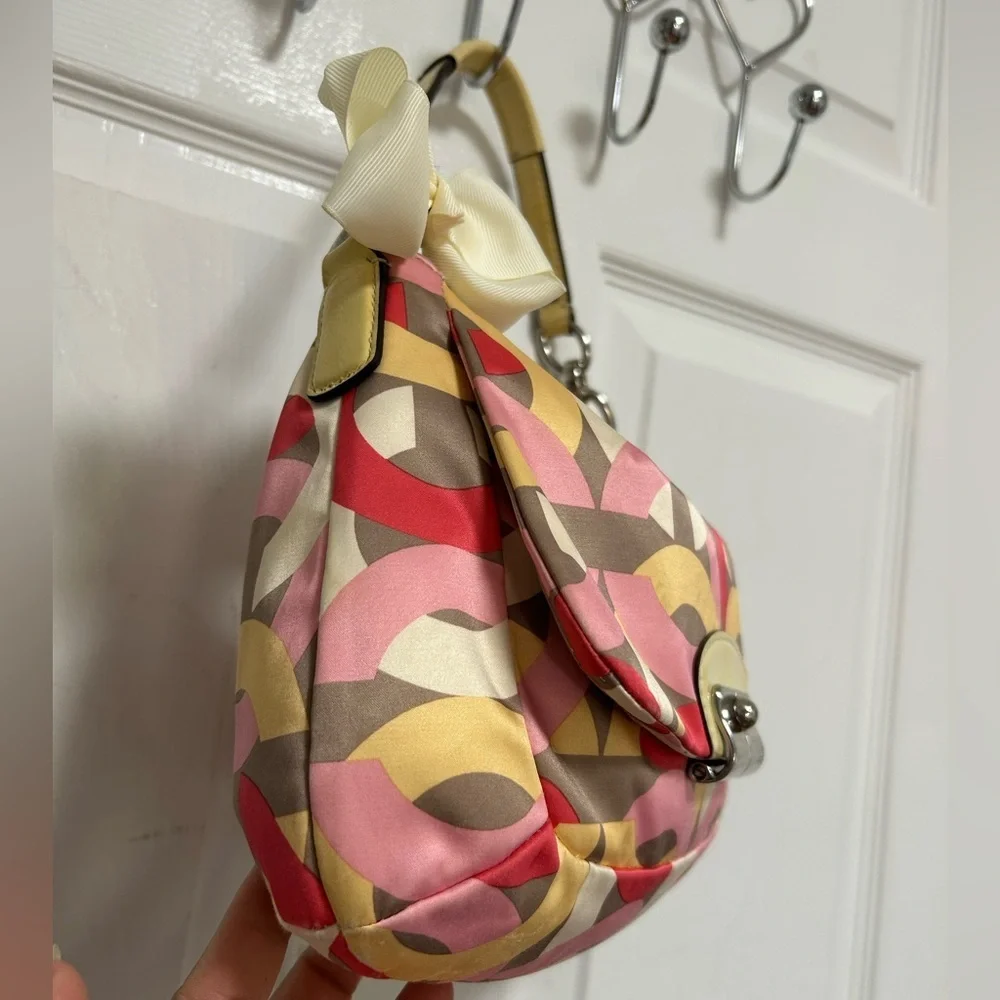 COACH Y2K F22748 Geometric Print Hobo Bag in Red Pink Gold /crossbody bag